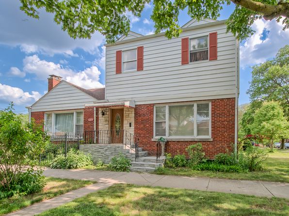 6253 N Karlov Ave, Chicago, IL 60646