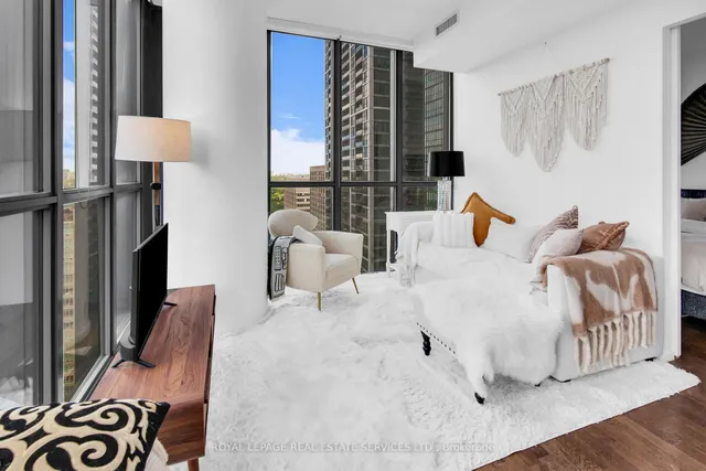 Additional image 10 of 101 Charles St Unit 2406