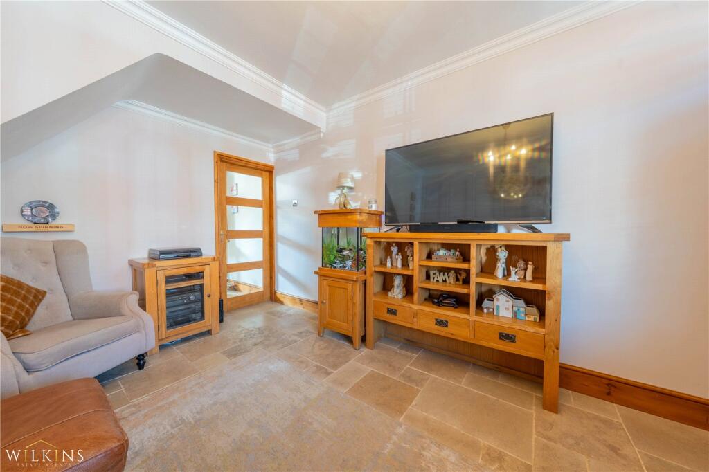 Additional image 3 of Piccadilly, Tamworth, Warwickshire, B78