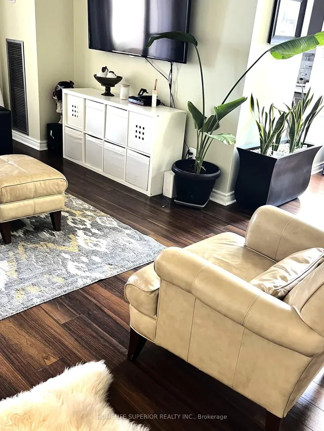 Additional image 4 of 25 Kensington Rd Unit 1011