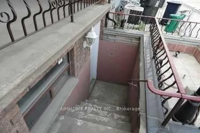 Additional image 3 of 598 Bathurst St