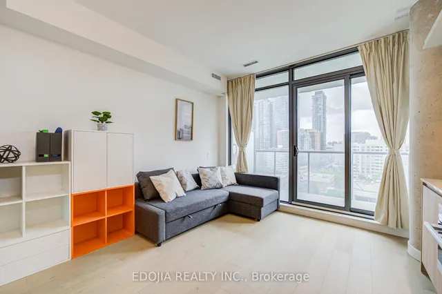 Additional image 13 of 81 Wellesley St Unit 1407