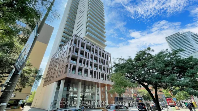 Additional image 2 of 81 Wellesley St Unit 1407