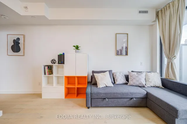 Additional image 16 of 81 Wellesley St Unit 1407