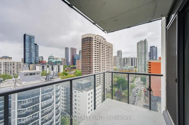 Additional image 20 of 81 Wellesley St Unit 1407