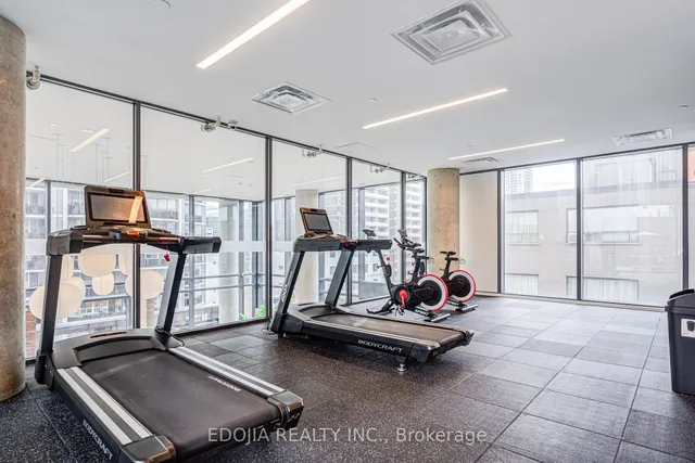 Additional image 27 of 81 Wellesley St Unit 1407