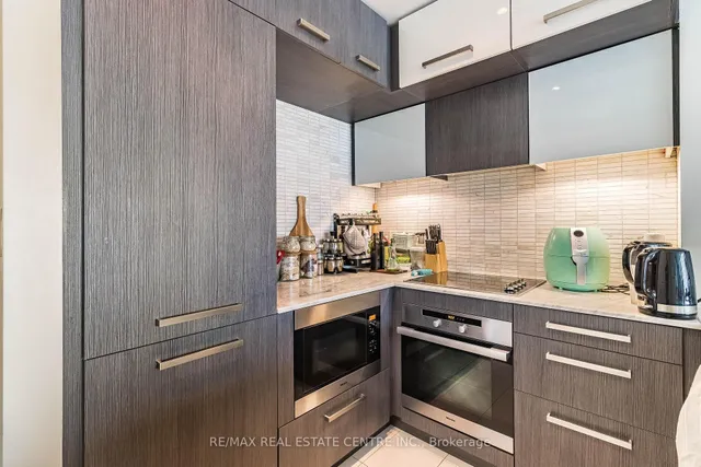 Additional image 10 of 8 The Esplanade Unit 1610