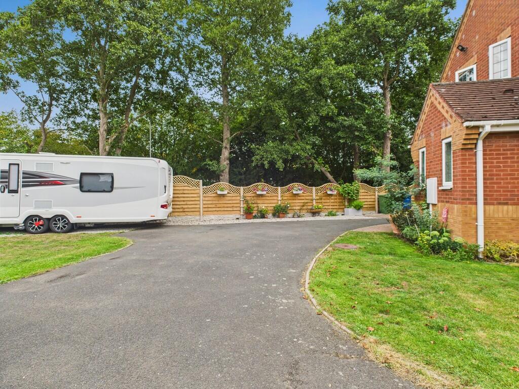 Additional image 39 of Huntingdon Close, County Drive,