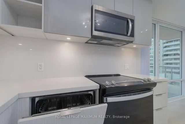 Additional image 17 of 50 Dunfield Ave Unit 719