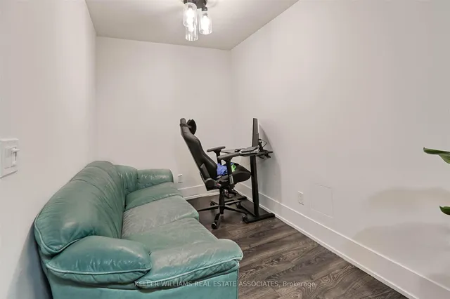 Additional image 8 of 15 Merchants' Wharf Unit 303