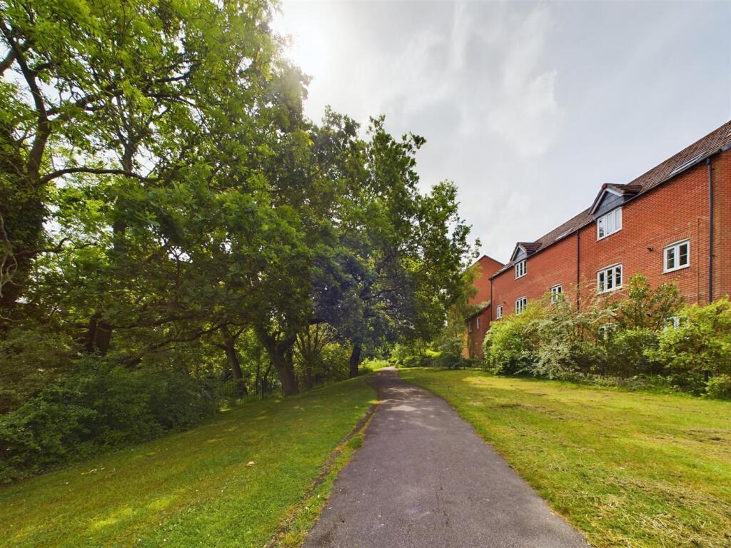 Additional image 13 of 328 Wharf LaneSolihull