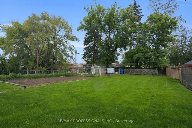 Additional image 31 of 65 Strathburn Blvd