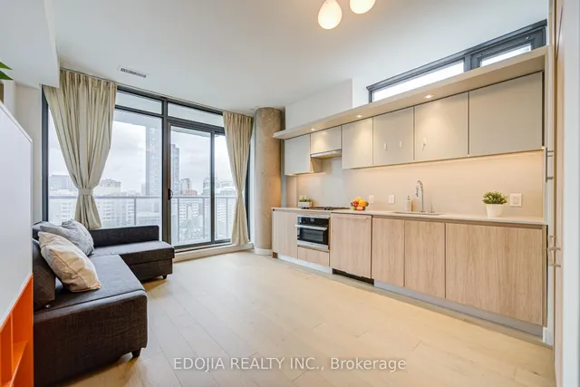 Additional image 10 of 81 Wellesley St Unit 1407