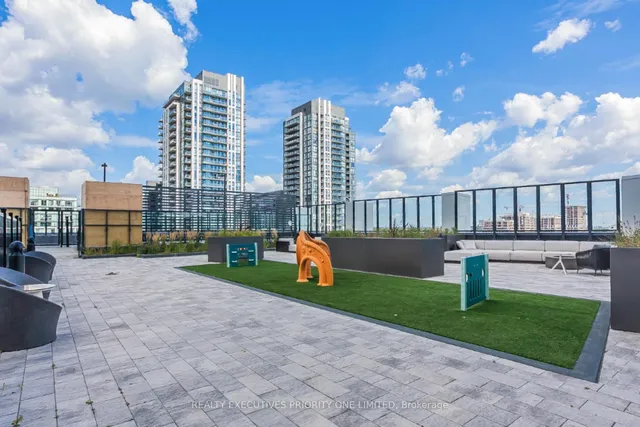 Additional image 27 of 36 Zorra St Unit 405