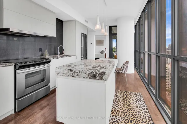 Additional image 7 of 101 Charles St Unit 2406