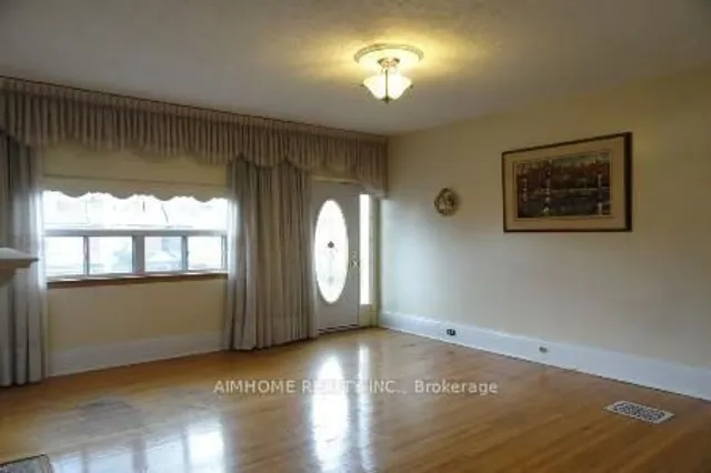 Additional image 8 of 598 Bathurst St