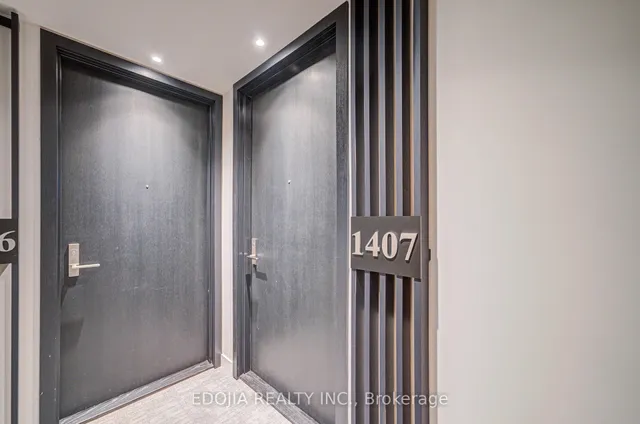 Additional image 5 of 81 Wellesley St Unit 1407