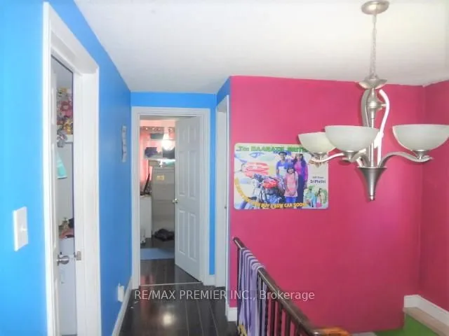 Additional image 4 of 4 Teresa Crt