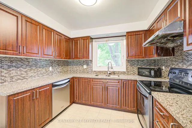 Additional image 16 of 27 Dalbret Cres