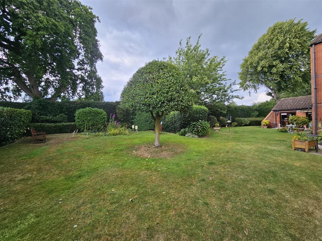 Additional image 5 of Fernleigh Court, Kelvedon Grove, Solihull