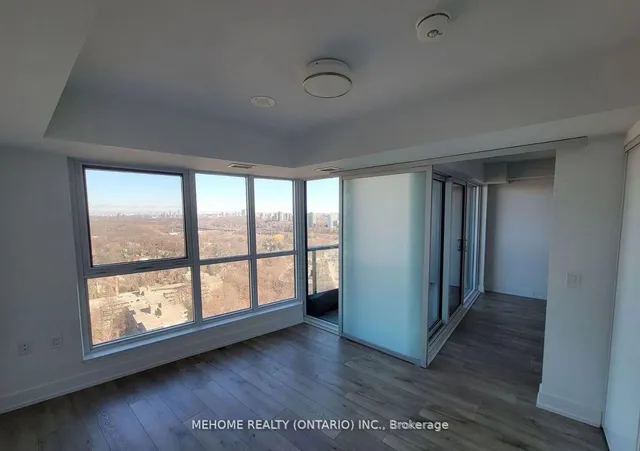 Additional image 4 of 585 Bloor St Unit 2324