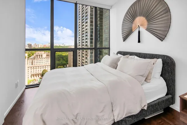 Additional image 14 of 101 Charles St Unit 2406