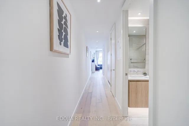 Additional image 6 of 81 Wellesley St Unit 1407