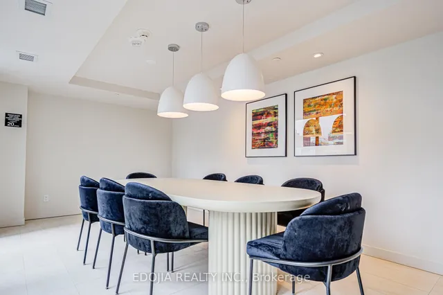 Additional image 24 of 81 Wellesley St Unit 1407