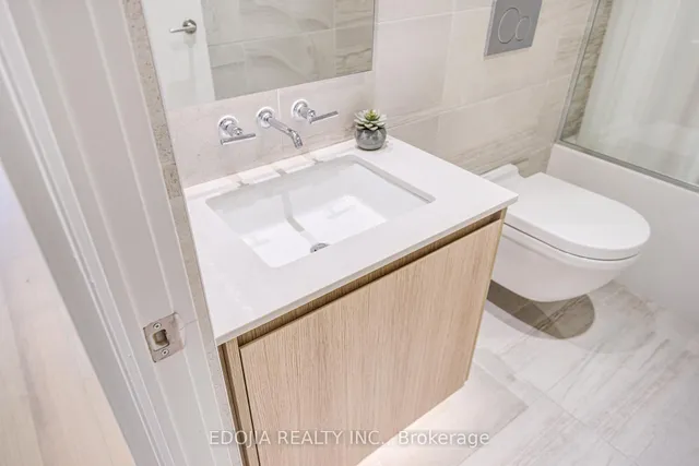 Additional image 8 of 81 Wellesley St Unit 1407