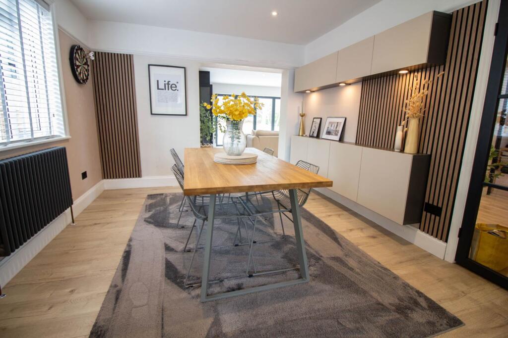 Additional image 4 of Lipyeate