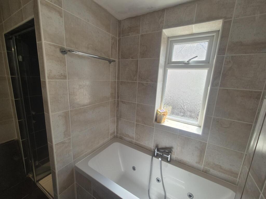 Additional image 6 of Hendford Grove, YEOVIL