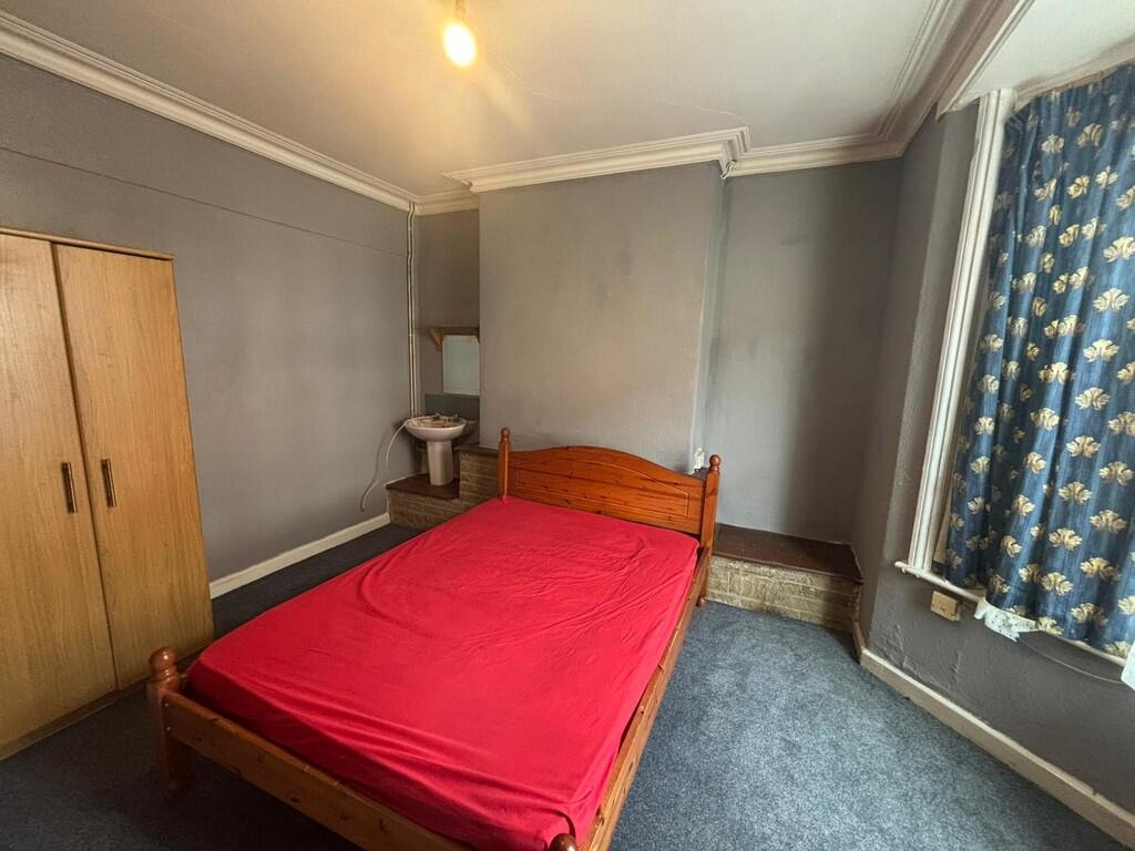 Additional image 3 of Crofton Avenue, Yeovil