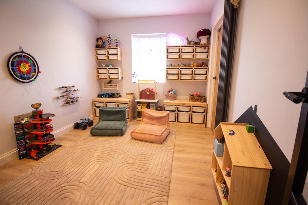 Additional image 13 of Lipyeate