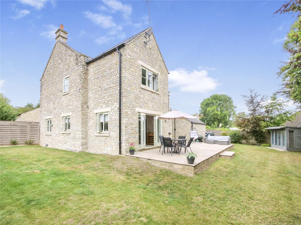 Additional image 18 of An exceptional four bedroom detached family home with spacious interiors, generous gardens, garage and driveway.