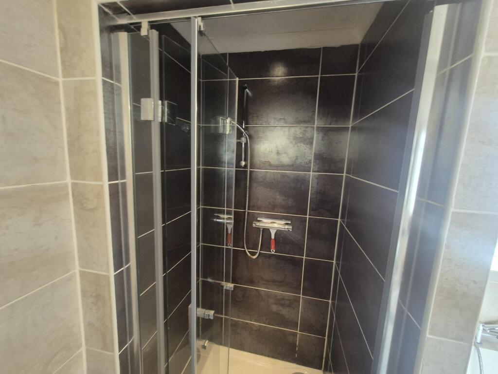 Additional image 8 of Hendford Grove, YEOVIL