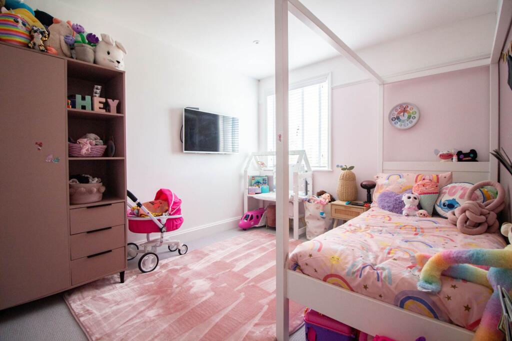 Additional image 18 of Lipyeate