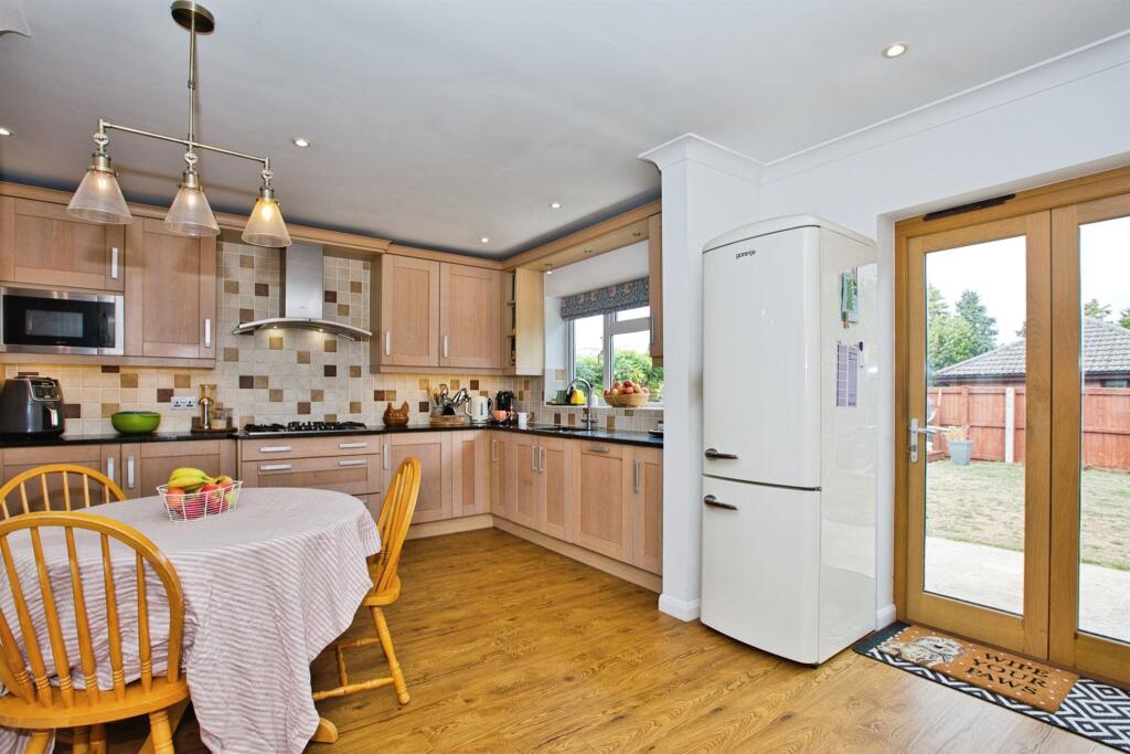 Additional image 7 of Beaconfield Road, Yeovil