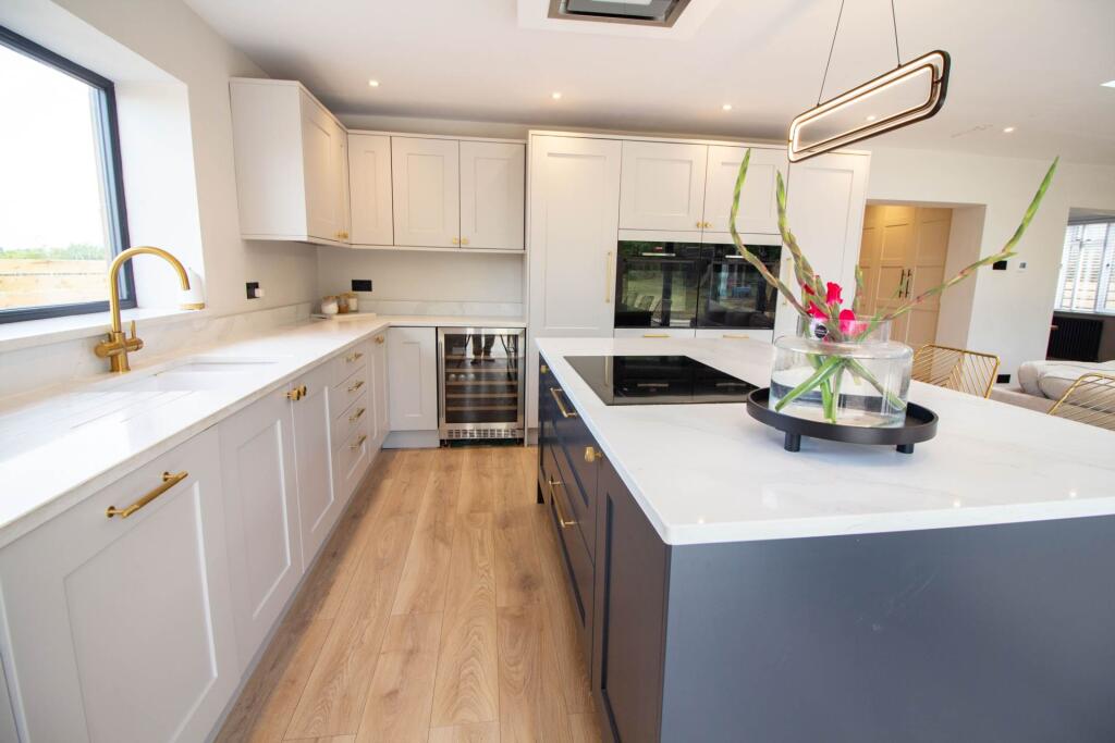 Additional image 10 of Lipyeate