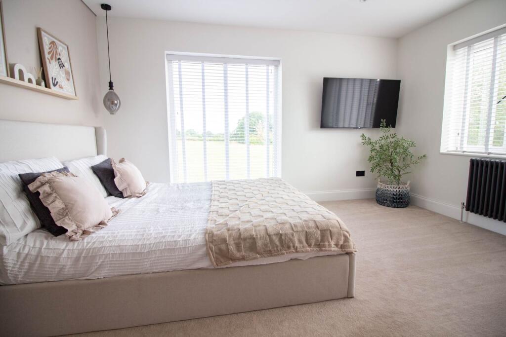 Additional image 14 of Lipyeate