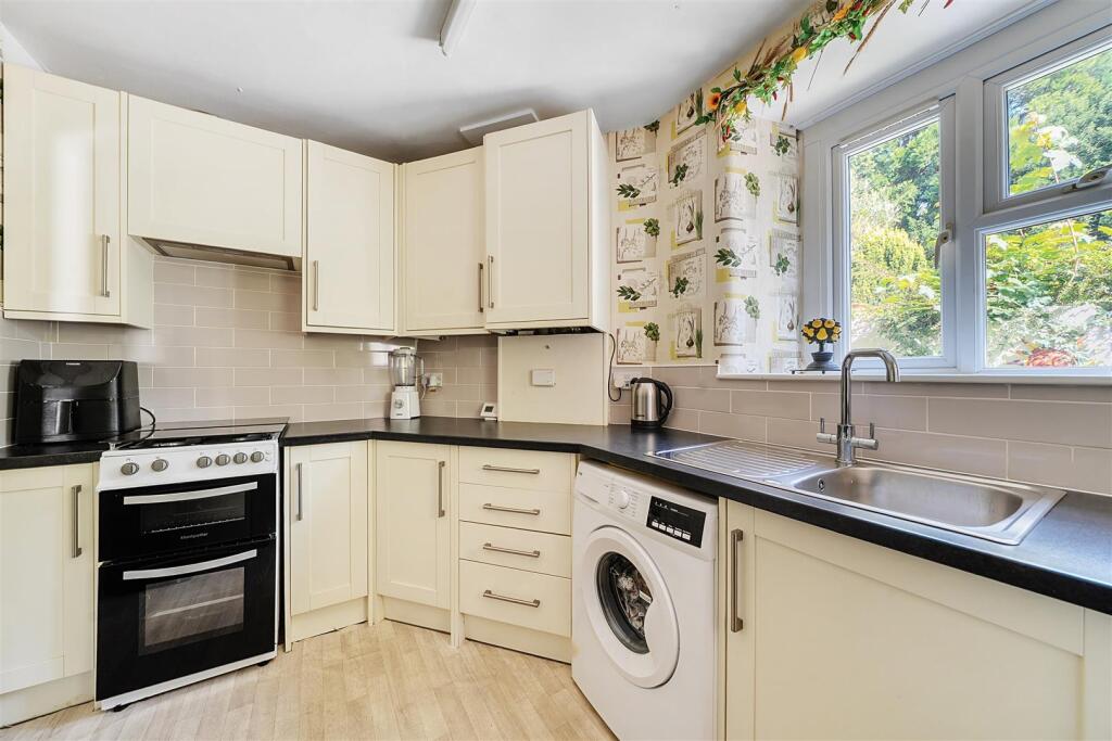 Additional image 6 of Flat 4, 93 Hendford Hill, Yeovil