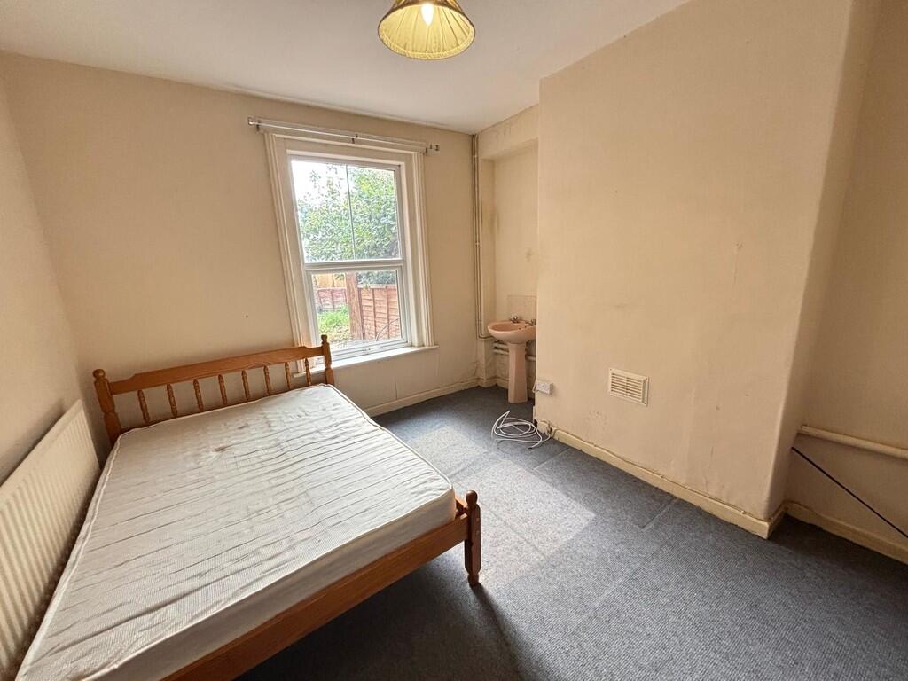 Additional image 2 of Crofton Avenue, Yeovil