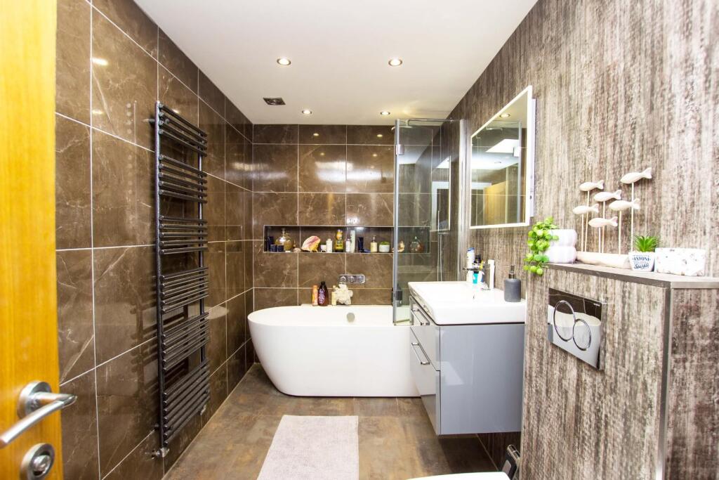Additional image 17 of 'The Gables' St Albans Road