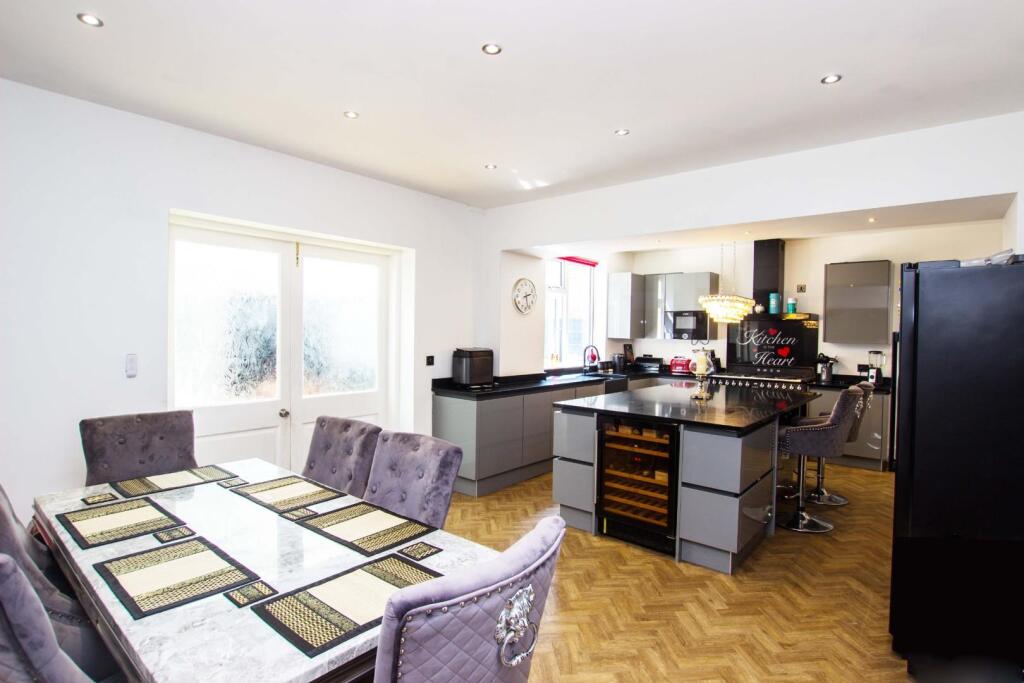 Additional image 4 of 'The Gables' St Albans Road