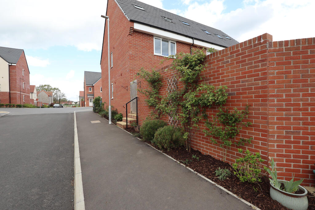 Additional image 18 of Edge of Wells