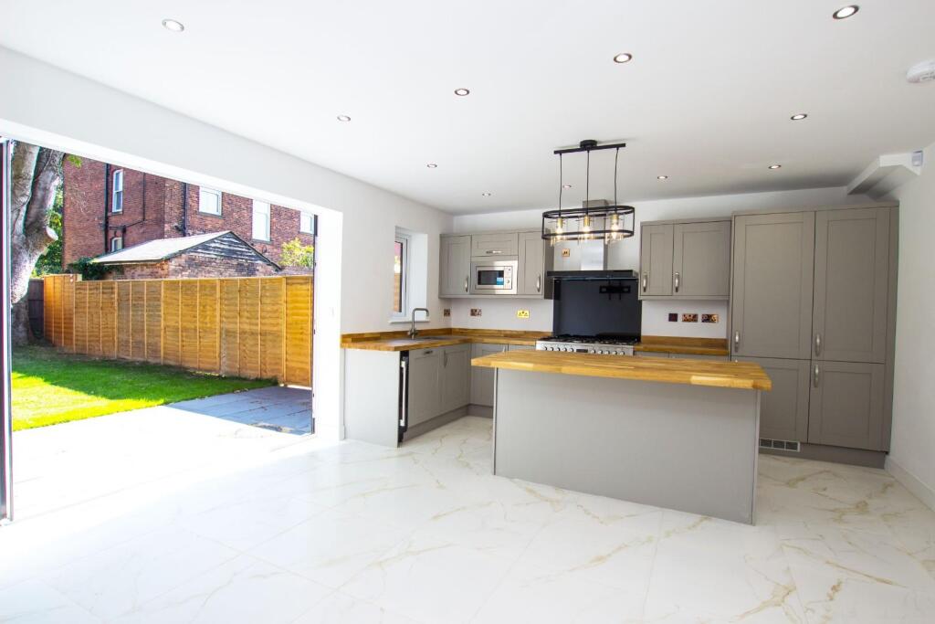 Additional image 13 of 'Ingleside House' St Albans Road