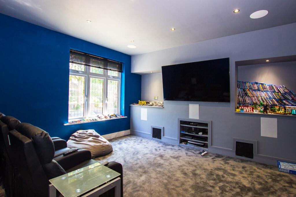 Additional image 5 of 'The Gables' St Albans Road