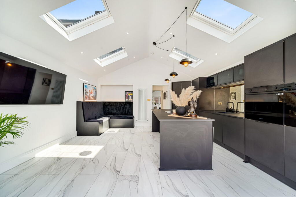 Additional image 3 of Glendor Road, Burnley, BB10 4HL