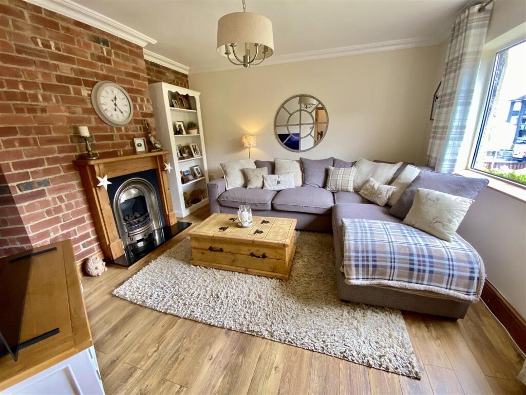 Additional image 31 of Moor Lane, Gomersal