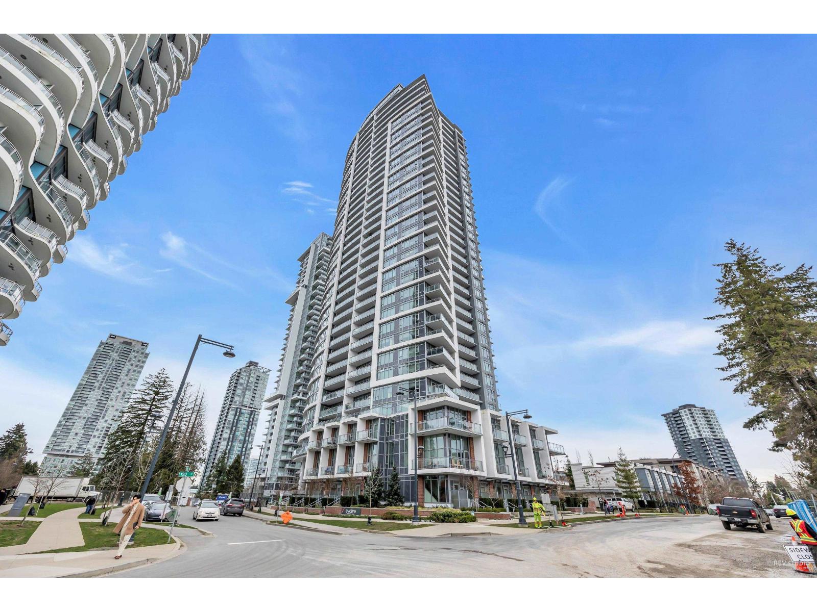 1103 13308 CENTRAL AVENUE|Surrey, British Columbia V3T0M4