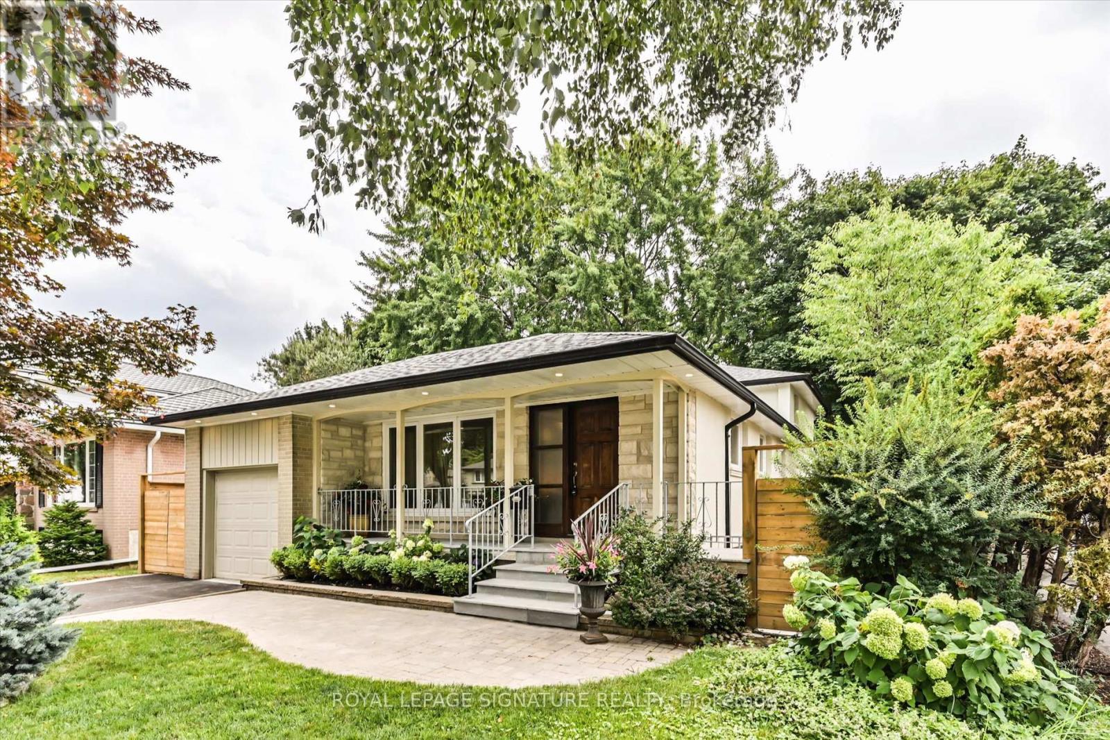 113 CARSBROOKE ROAD|Toronto (Etobicoke West Mall), Ontario M9C3C9